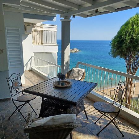 Ferienwohnung Balcony By The Sea PalaiónTsiflíkion Exterior foto